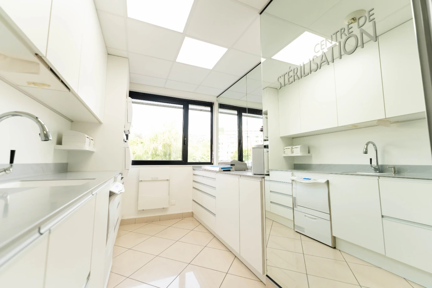 Centre de stérilisation du cabinet dentaire Art Dental Concept